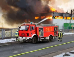 Revell 07516 - Mercedes-Benz 1625 TLF 24/50 -Kinderspielzeug revell 07516 mercedes benz 1625 tlf 24 50